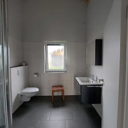 G13 Mit Garten Und Fahrradschuppen Holiday home