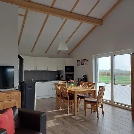 G13 Mit Garten Und Fahrradschuppen Holiday home *