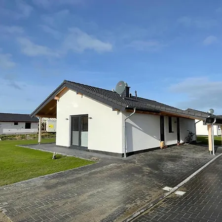 G13 Mit Garten Und Fahrradschuppen Holiday home