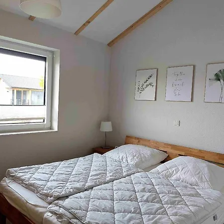 Holiday home G13 Mit Garten Und Fahrradschuppen Grosswurden