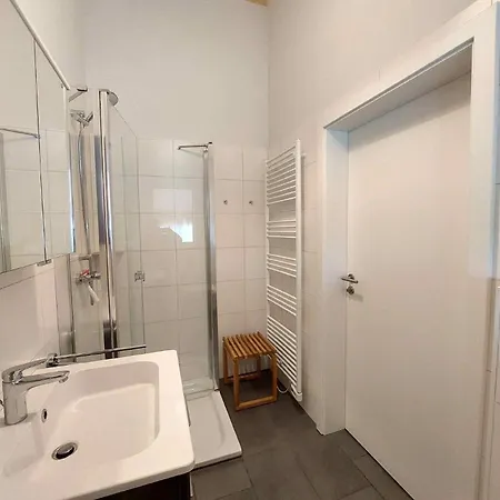 G13 Mit Garten Und Fahrradschuppen Holiday home Grosswurden